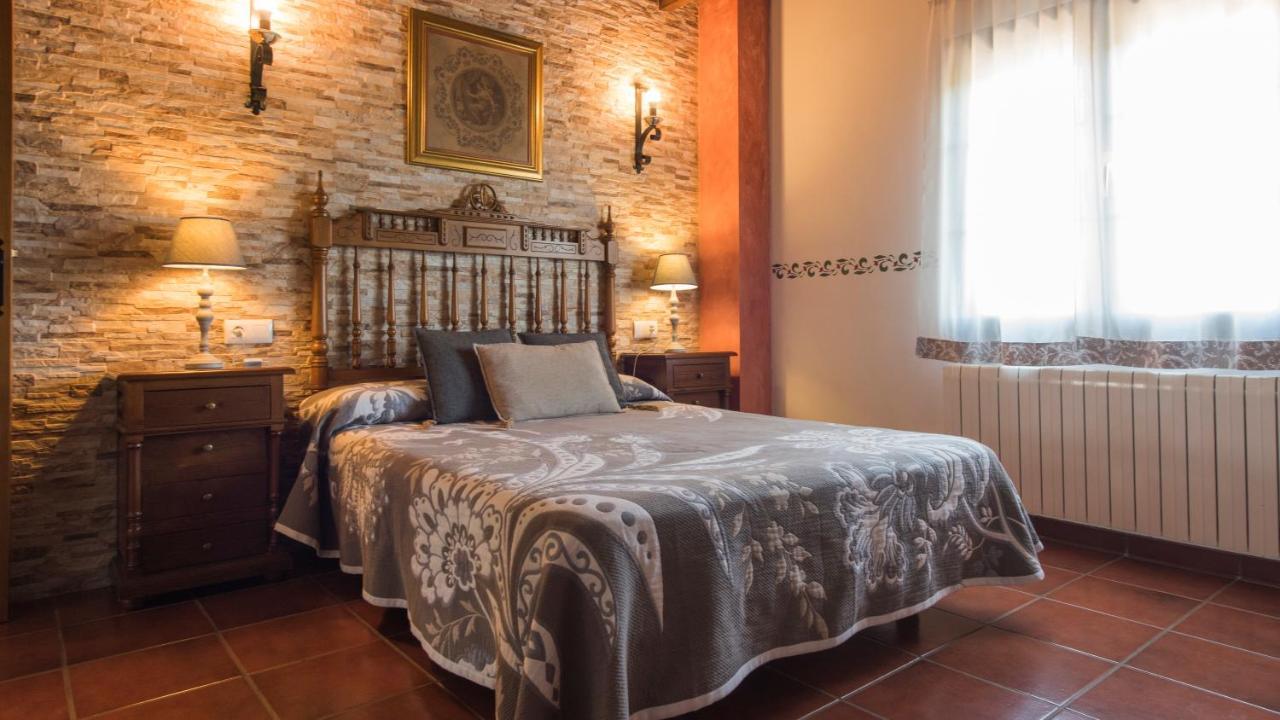 Los Laureles Casa Rural Urda Екстер'єр фото